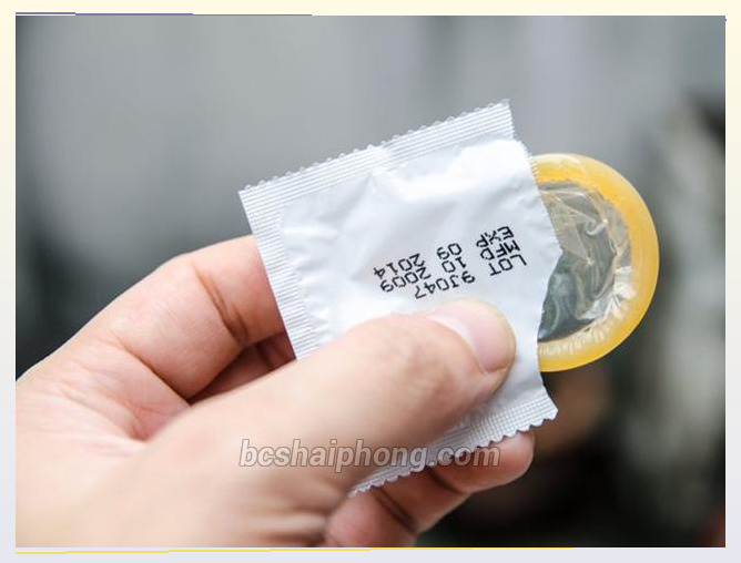 Bat ban gai mua bao cao su cho minh do ton kem chang trai khien dan mang - Khi con gái chủ động mua bao cao su: Là ngầu hay là hư? - shop đồ chơi tình dục Hải